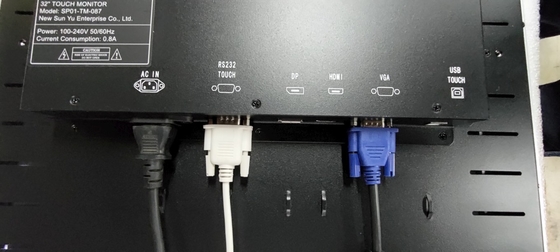 PCAP 터치 스크린 LCD 모니터 크기는 10.1인치에서 98인치까지 게임 기계에 대한 다채로운 LED 조명으로 구성됩니다.