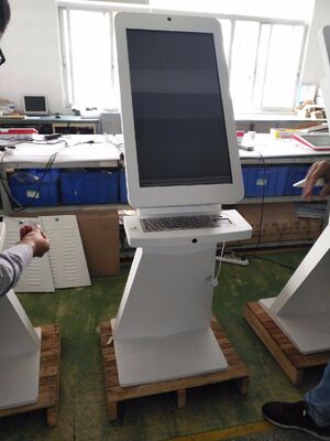 터치 포인트 10 포인트 와이파이 블루투스 USB 연결과 함께 인터랙티브 디지털 사이니지 디지털 마케팅 전략을 향상