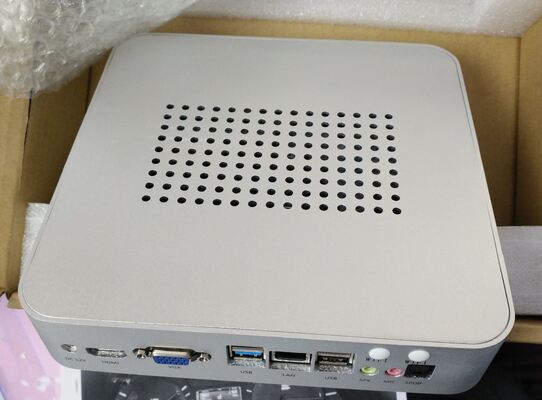 400 Cd/m2 멀티 터치 디지털 사이니지 178도 시야 각도를 제공 인터랙티브 디스플레이 및 디지털 마케팅을 위해 설계