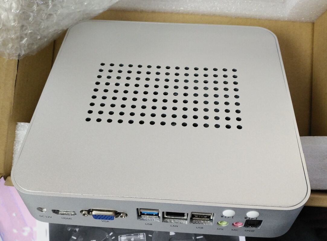 400 Cd/m2 멀티 터치 디지털 사이니지 178도 시야 각도를 제공 인터랙티브 디스플레이 및 디지털 마케팅을 위해 설계