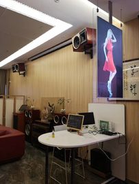 55 인치 검은 백색 QLED 안드로이드 구조는 슈퍼 호리호리한 유리 프레임으로 LCD 디지털 신호를 탑재하는 서 있는 지붕을 자유롭게 합니다